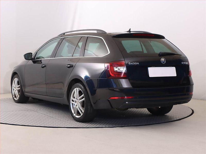 Škoda Octavia (2017) 2.0 TDI, Automat, Navi - fotka 4 z 20