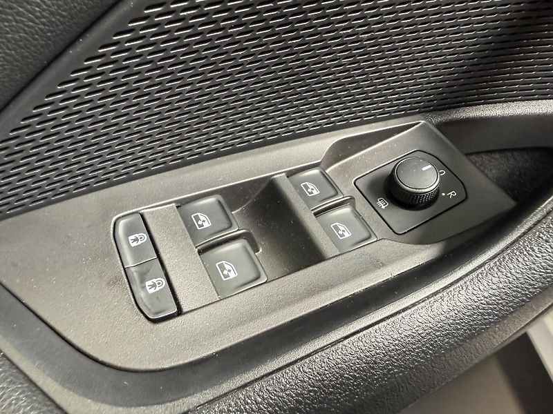 Škoda Octavia 2.0 TDI 110kW DSG Ambition Com - fotka 10 z 14