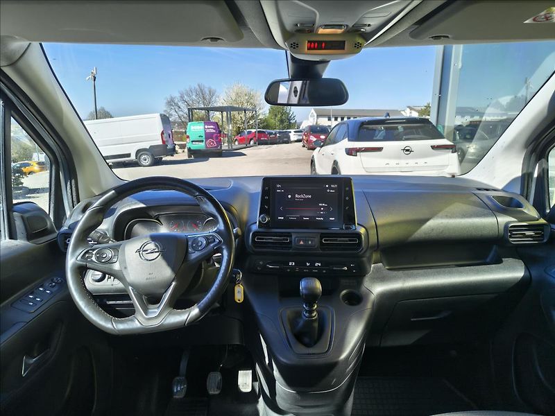 Opel Combo 1,5   CDTi Elegance Plus 96kw - fotka 2 z 17