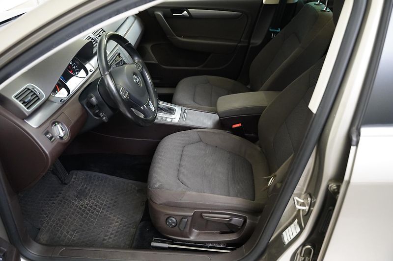 Volkswagen Passat - fotka 11 z 27