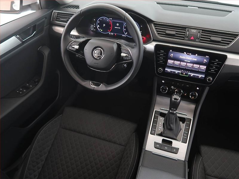 Škoda Superb (2023) Ambition 2.0 TDI - fotka 7 z 16