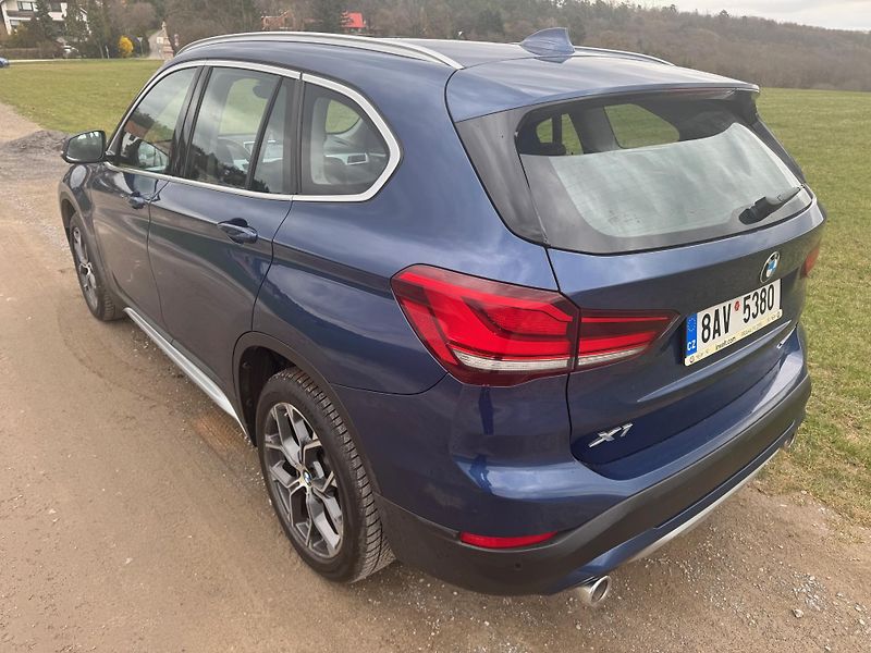 BMW X1 (2021) 18d X-DRIVE AT/8 X LINE ČR - fotka 4 z 30