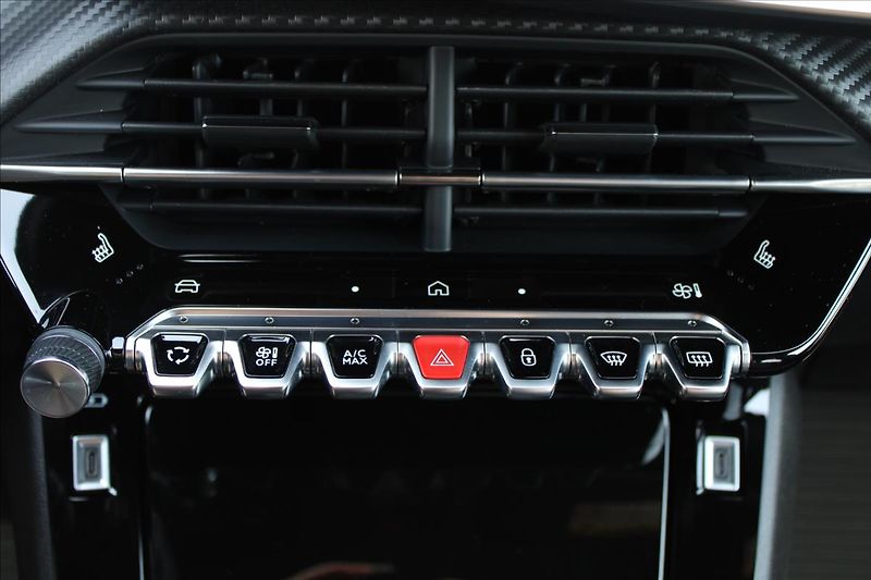 Peugeot 2008 1,2 PT  ČR,ALLURE,ZÁRUKA - fotka 19 z 38