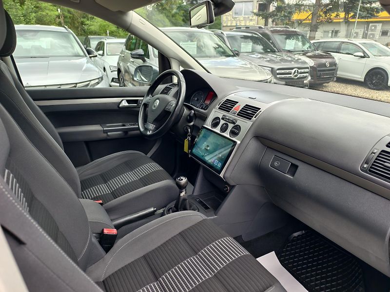 Volkswagen Touran 1.9 TDi 77kW TEMPOMAT, VÝHŘEVY - fotka 8 z 20