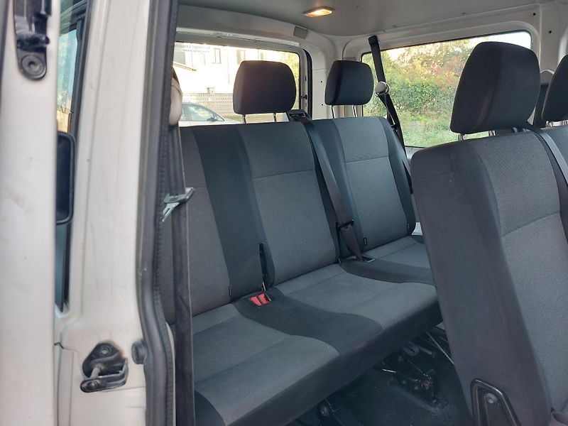 Volkswagen Transporter 2,0 TDi 75kw 9 míst - fotka 15 z 17