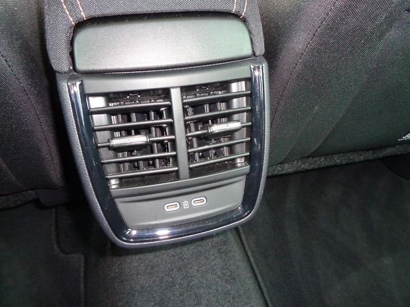 Škoda Kamiq 1.0 TSI STYLE 81 kW - fotka 24 z 29