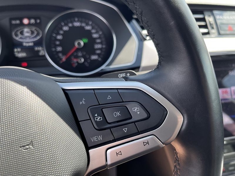 Volkswagen Passat 2.0TDi DSG 110kW BusinessPremi - fotka 14 z 21
