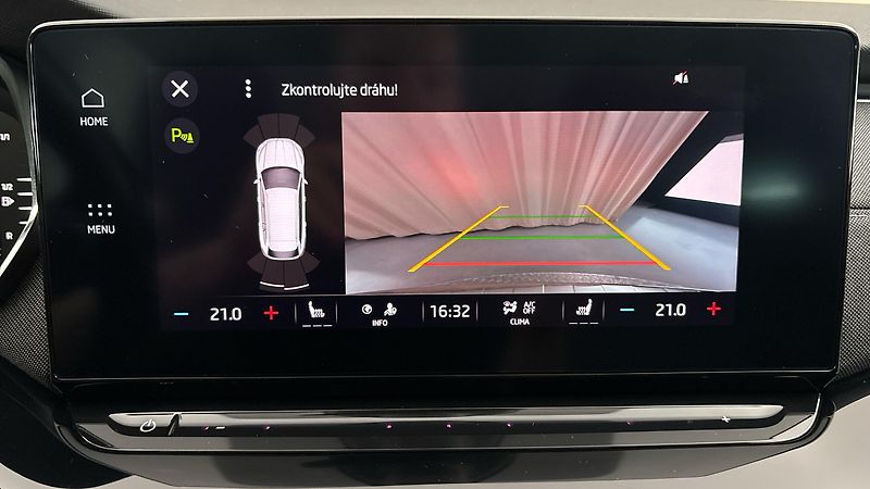 Škoda Octavia 2.0 TDI DSG Style Combi - fotka 12 z 24