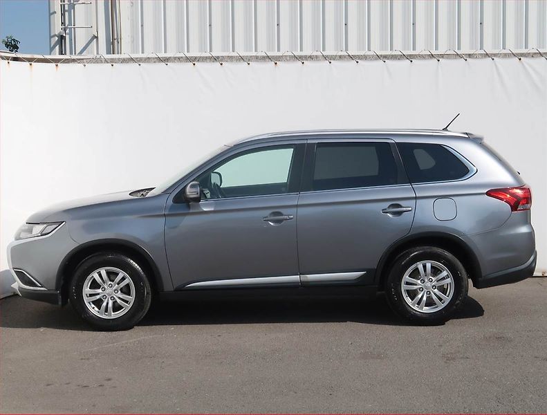 Mitsubishi Outlander (2016) Intense 2.0, ČR,1.maj - fotka 3 z 18