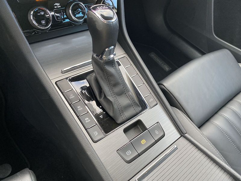 Škoda Superb (2021) Combi 1.4 TSI iV DSG Style - fotka 21 z 34