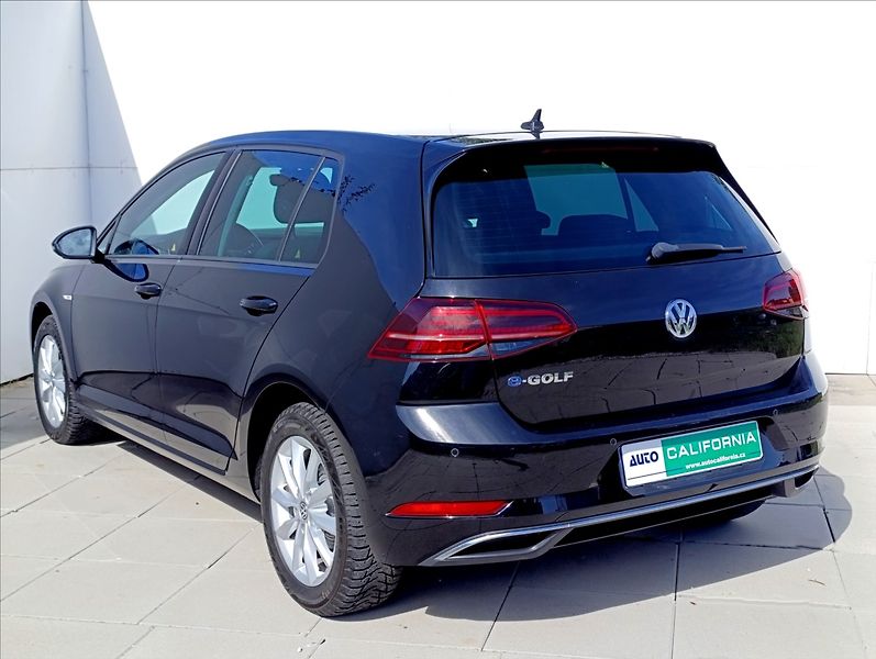 Volkswagen e-Golf 0,0 100kW,tep.čerpadlo,Navi,LE - fotka 10 z 35
