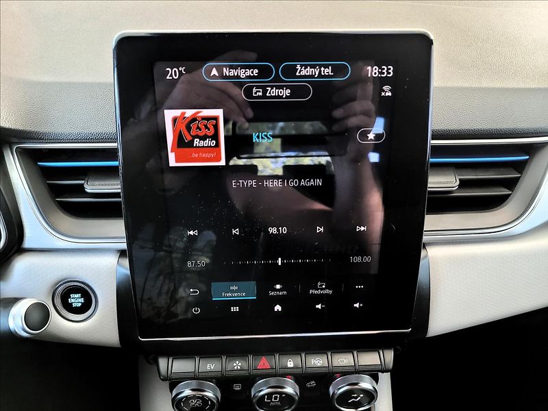 Renault Captur 1,6 E-Tech PHEV Intense - fotka 27 z 49