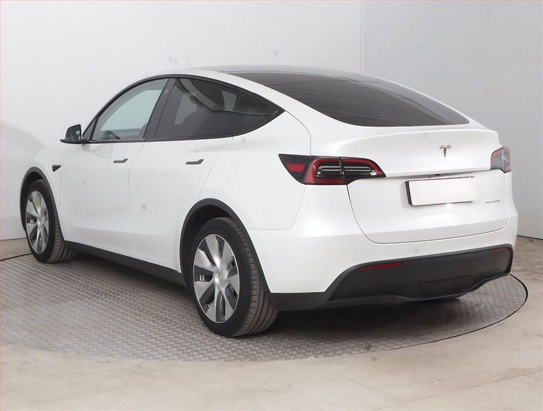 Tesla Model Y (2021) Long Range AWD 79kWh, SoH 92% - fotka 4 z 21