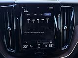 Volvo XC60 T5 AWD // MOMENTUM PRO  - náhled 37