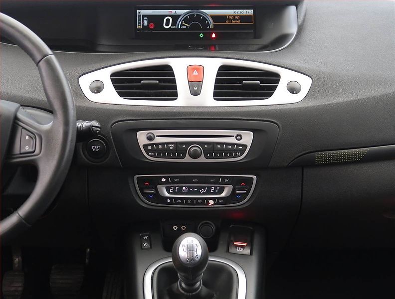 Renault Scénic (2009) 1.9 dCi, Serv.kniha, Tažné - fotka 12 z 18