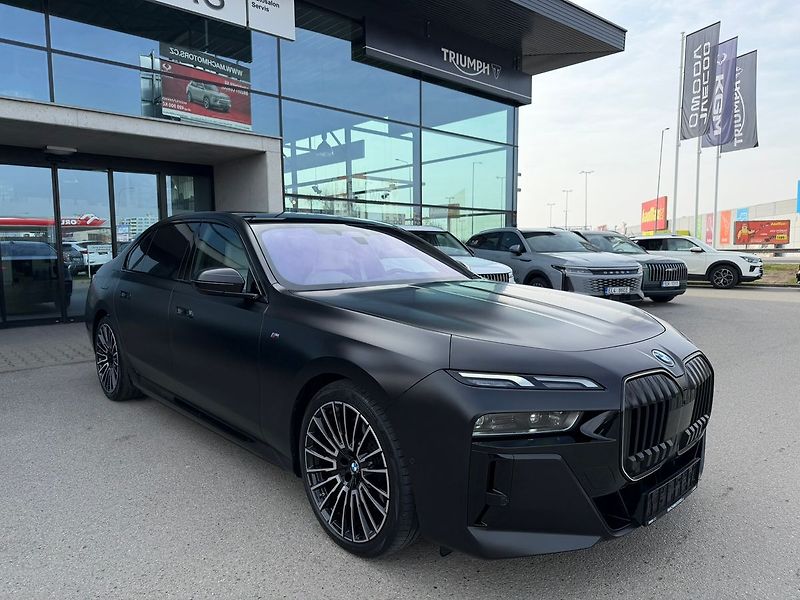 BMW Řada 7 750e xDrive 07/2025 TV - fotka 7 z 31