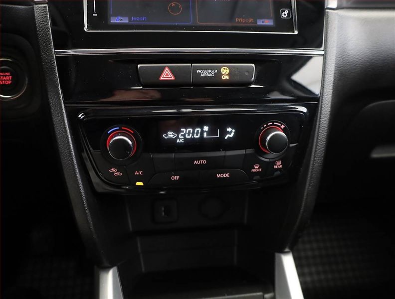 Suzuki Vitara (2016) 1.6 VVT, 4X4, Serv.kniha - fotka 10 z 17