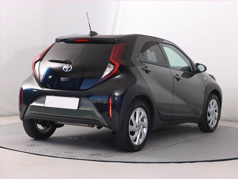 Toyota Aygo (2022) 1.0 VVT-i, Automat, Serv.kniha - fotka 5 z 19
