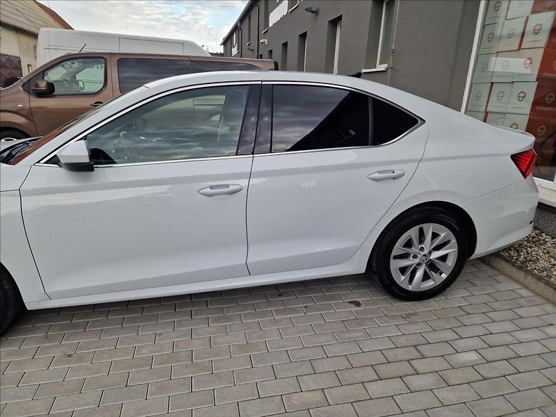 Škoda Octavia 2.0TDI Style, původ ČR,1.Maj. - fotka 45 z 50