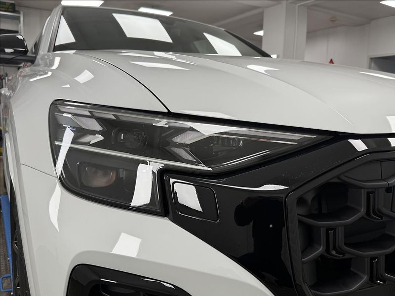 Audi Q8 50 TDI S-LINE 1 MAJ ČR DPH - fotka 30 z 34