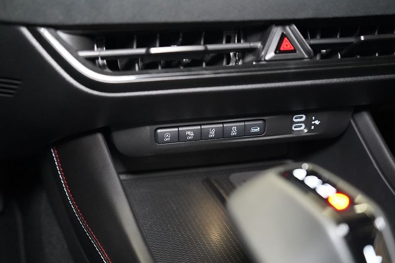 Dodge Charger Scat Pack Launch Edition 550HP - fotka 35 z 50