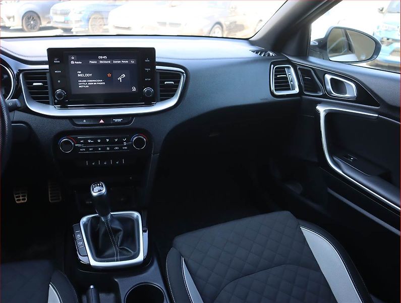 Kia Ceed (2020) GT Line 1.6 CRDi, Serv.kniha - fotka 8 z 19