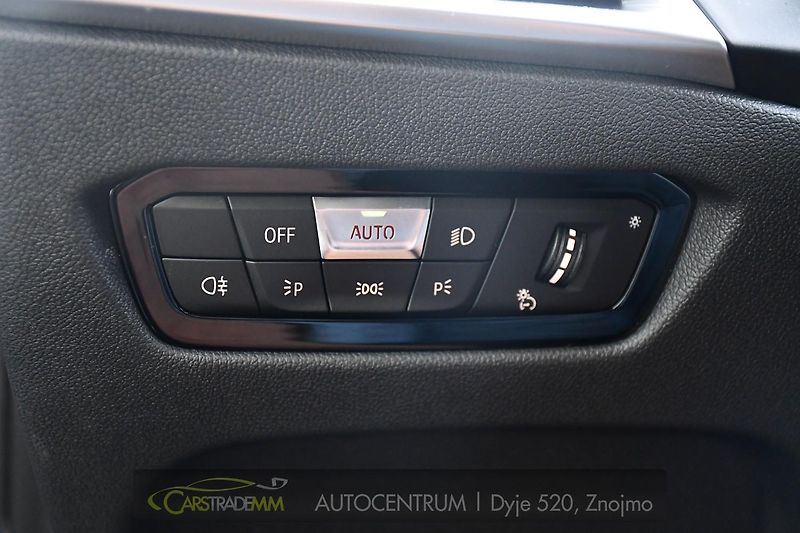 BMW Řada 3 320D xDrive M-SPORT ČR 1.M - fotka 26 z 60