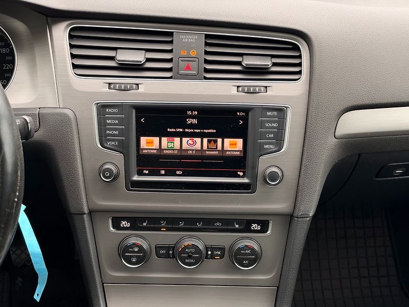 Volkswagen Golf (2015) Variant 1.6TDI 4Motion 81kW - fotka 18 z 37