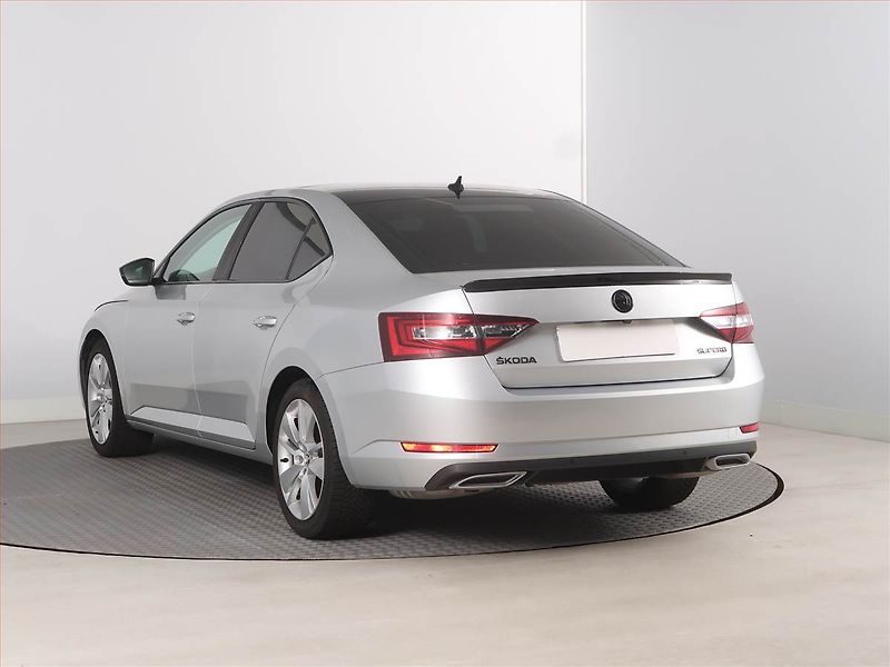 Škoda Superb (2016) 2.0 TSI, Automat, Navi - fotka 4 z 20