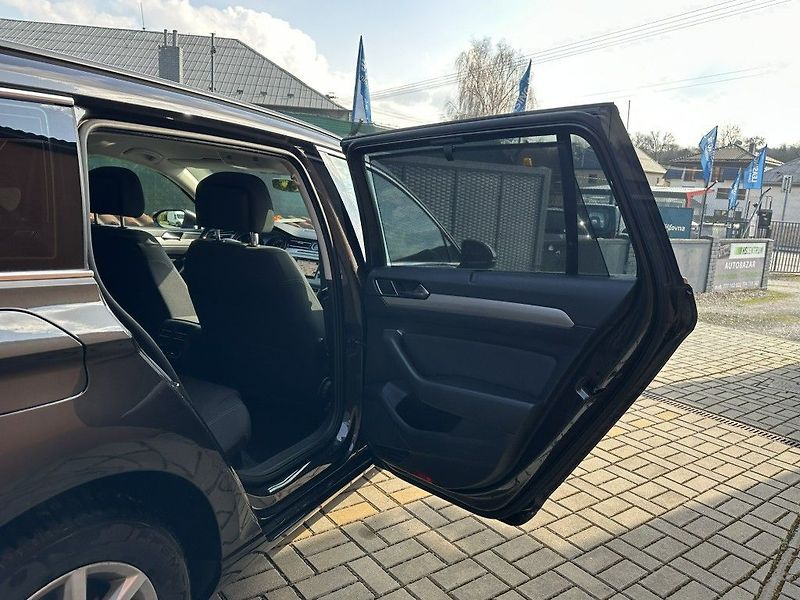 Volkswagen Passat 2.0 TDi 110kW - fotka 20 z 24