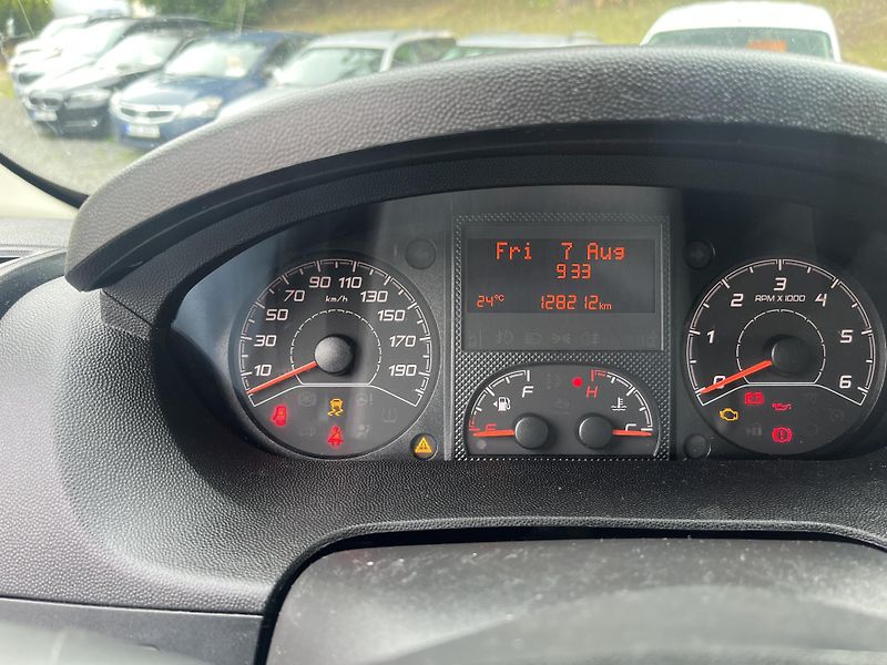 Peugeot Boxer (2023) 2,2 HDi 88 Kw , ČR, 1.MAJ - fotka 10 z 16