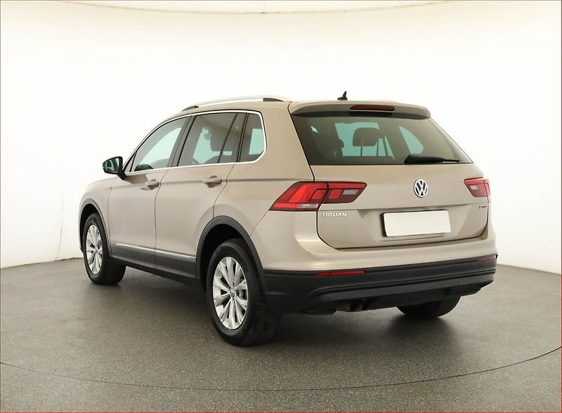 Volkswagen Tiguan (2019) Comfortline 2.0 TSI - fotka 4 z 17