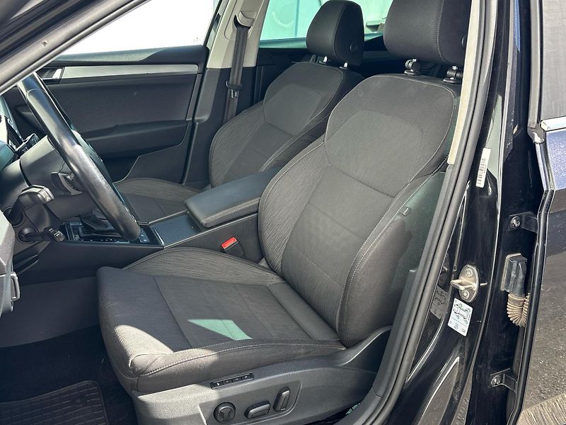 Škoda Superb AMBITION DSG - fotka 7 z 27