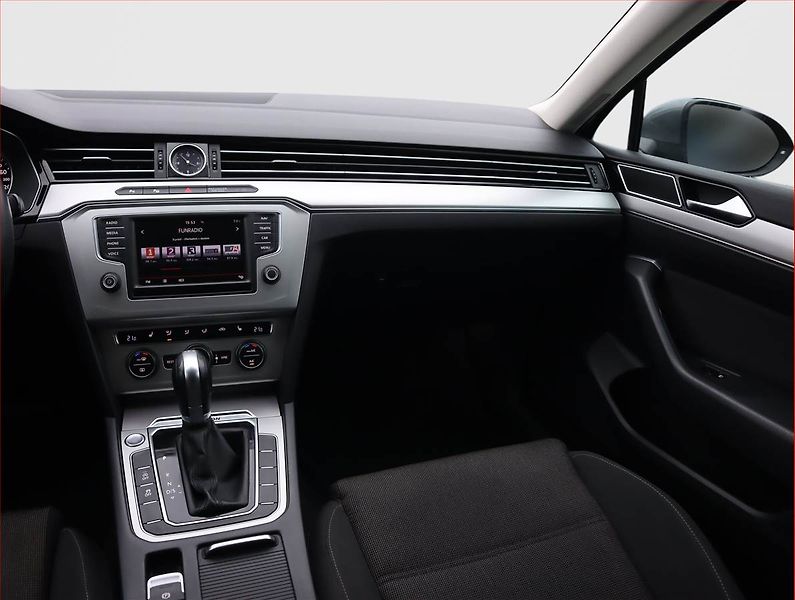 Volkswagen Passat (2015) Highline 2.0 TDI, 4X4 - fotka 8 z 20