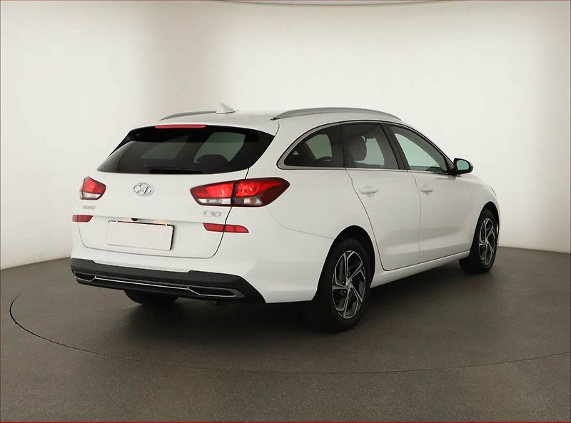 Hyundai i30 (2021) Smart 1.6 CRDi, ČR,1.maj - fotka 5 z 14