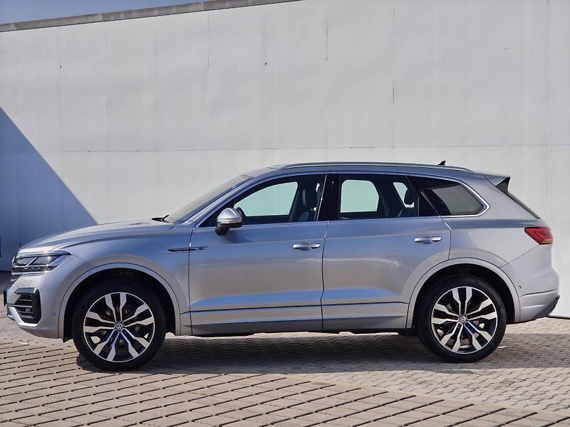 Volkswagen Touareg R-line 8TT 3,0TDI - fotka 3 z 28