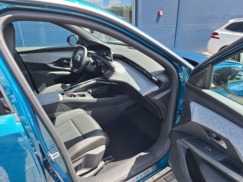 Peugeot 5008 (2026) GT Hybrid 145 e-DCS6 SUMMER B - fotka 9 z 18