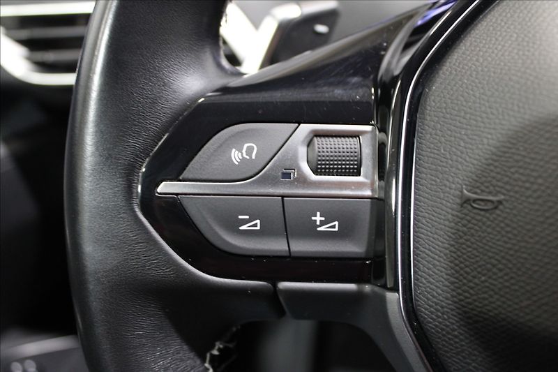 Peugeot 5008 1,5 HDi 1.majitel CZ - fotka 17 z 29