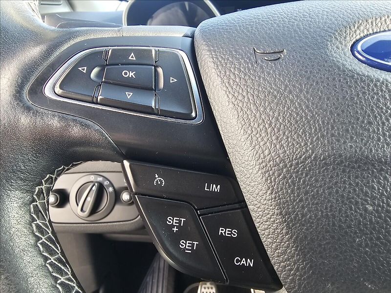Ford Kuga 2,0 TDCi 110KW STLine KŮŽE NAV - fotka 16 z 44