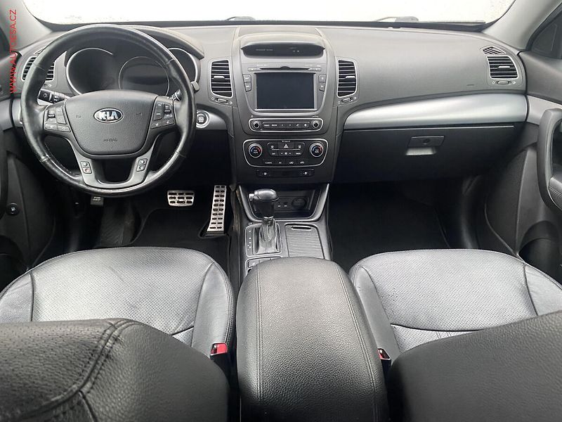 Kia Sorento (2014) 2.2CRDi 4x4, AT, xenon, panor - fotka 8 z 23