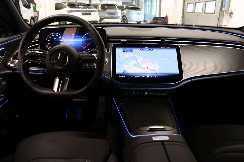 Mercedes-Benz Třídy E 220d 4M AMG Burm NezTop - fotka 10 z 24