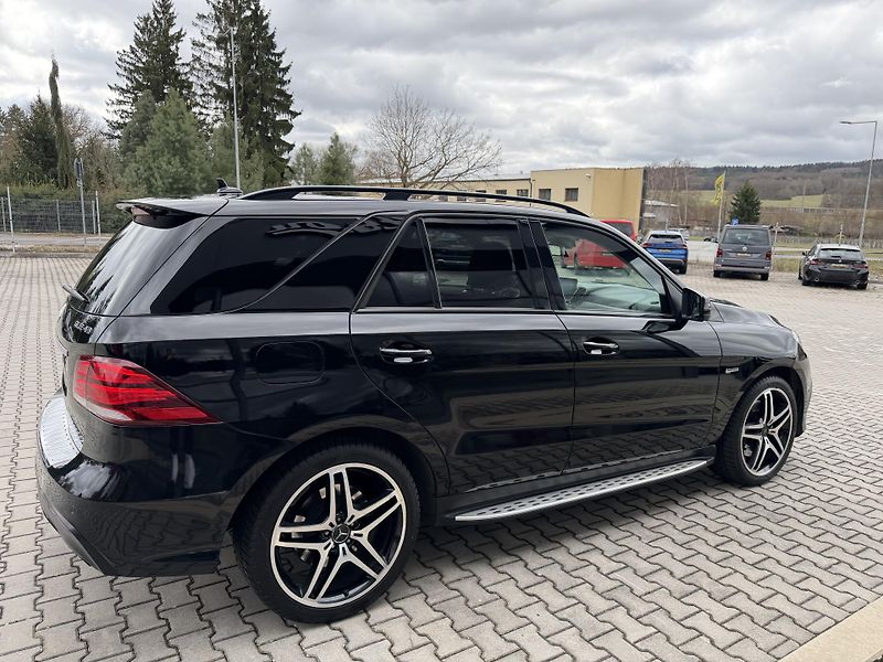 Mercedes-Benz GLE (2017) 43 AMG 287kW 4 MATIC PANORAMA! - fotka 9 z 37