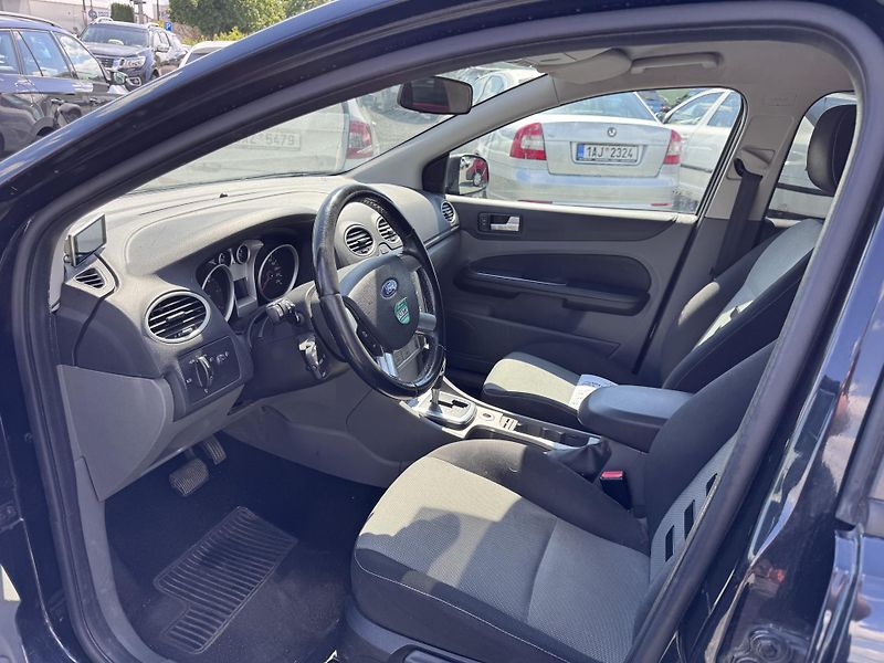 Ford Focus 2.0 TDCi, automat - fotka 12 z 21