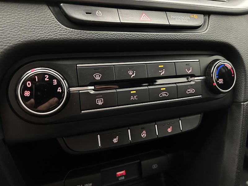 Kia Ceed 1.5 T-GDI SPIN - fotka 13 z 23