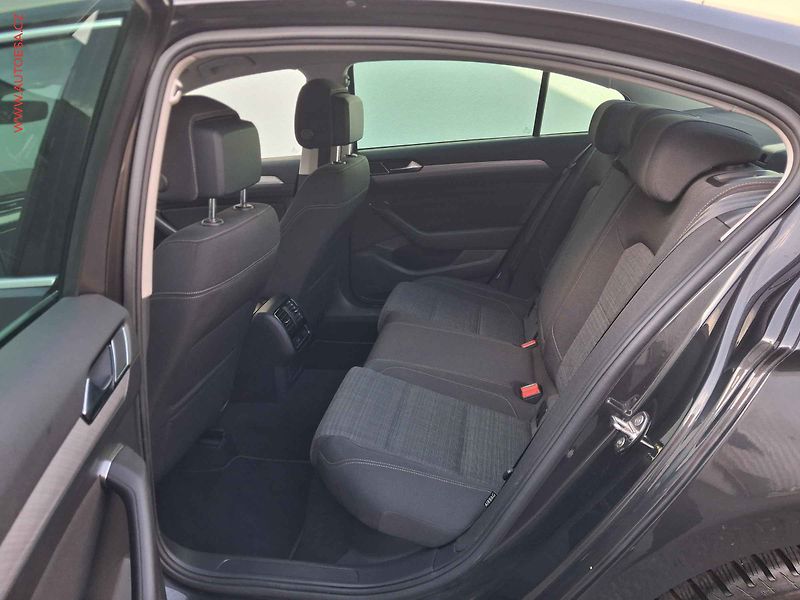Volkswagen Passat (2020) 1.5TSI, ČR, Business, LED - fotka 10 z 19