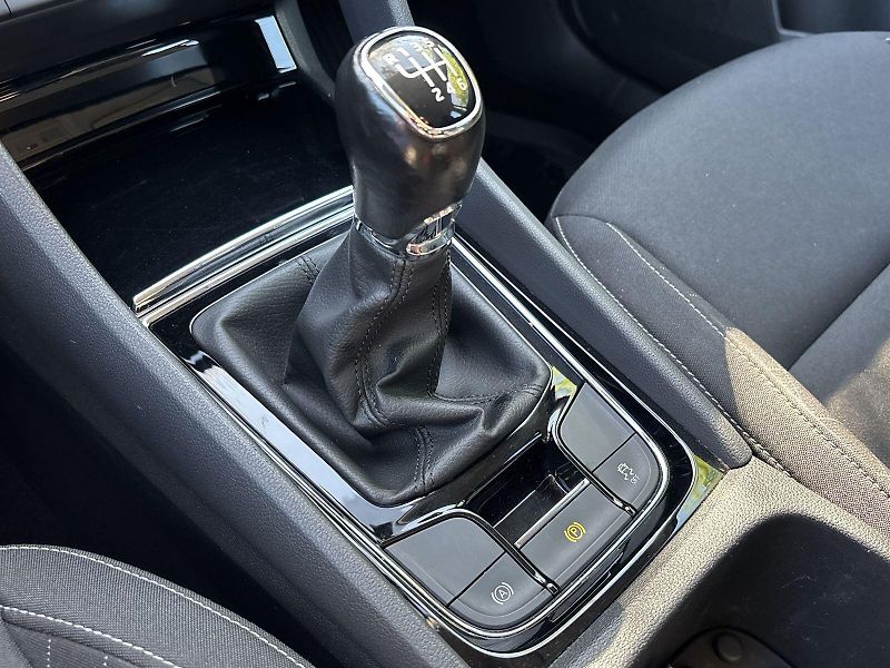 Škoda Karoq (2022) 1.5 TSI Ambition + - fotka 15 z 31