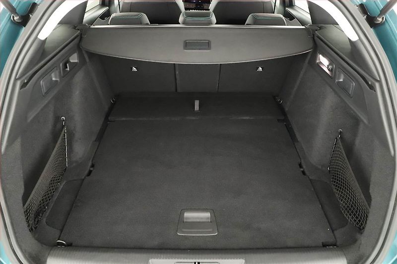 Peugeot 308 (2024) Allure 1.2 PureTech - fotka 11 z 15