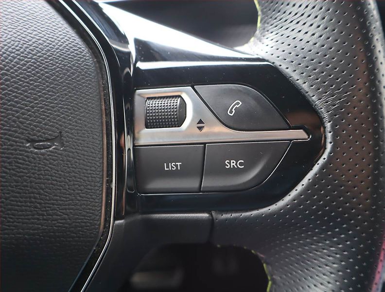 Peugeot 208 (2021) 50 kWh, SoH 91%, Automat - fotka 21 z 27