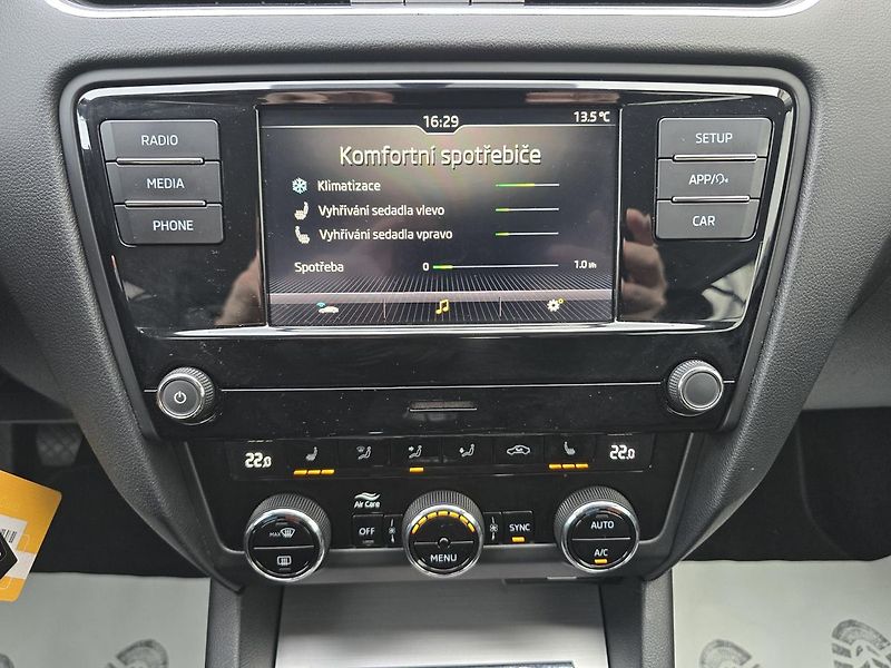 Škoda Octavia STYLE LED DIGIKLIMA-DPH - fotka 18 z 33