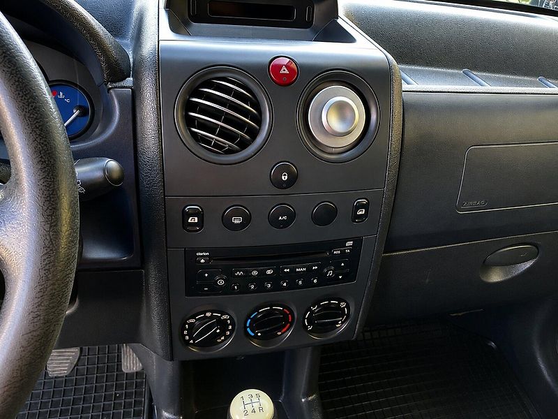 Citroën Berlingo 1,6i (80kW)*TAŽNÉ ZAŘÍZENÍ* - fotka 13 z 15